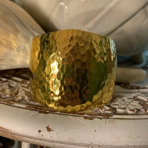 Vintage Avon Hammered Gold Cuff Bracelet - Picture 2 of 8